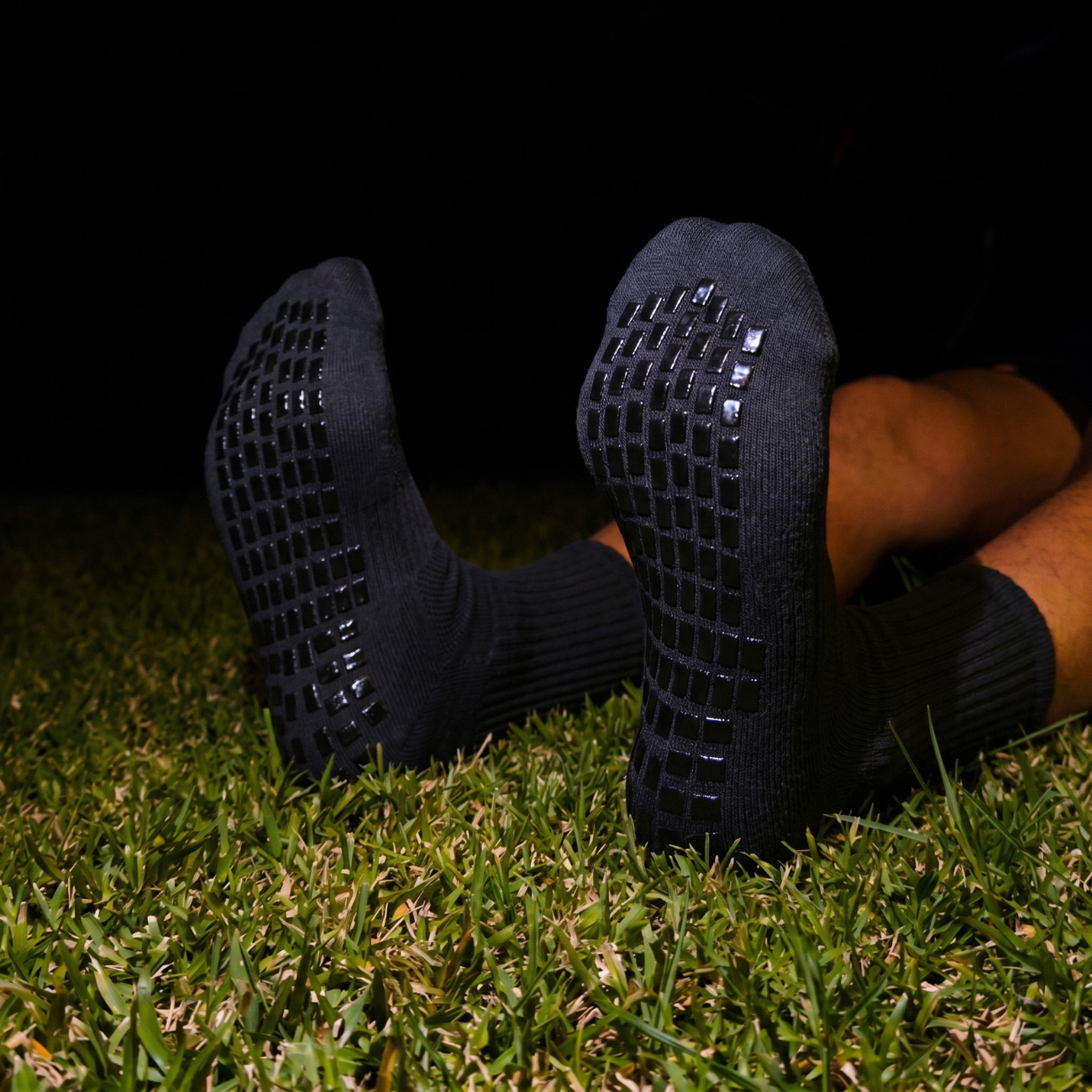 4x Pairs of Plain Grip Socks (Black)